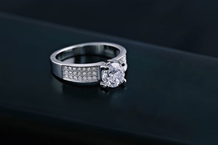 É possível personalizar um anel masculino?